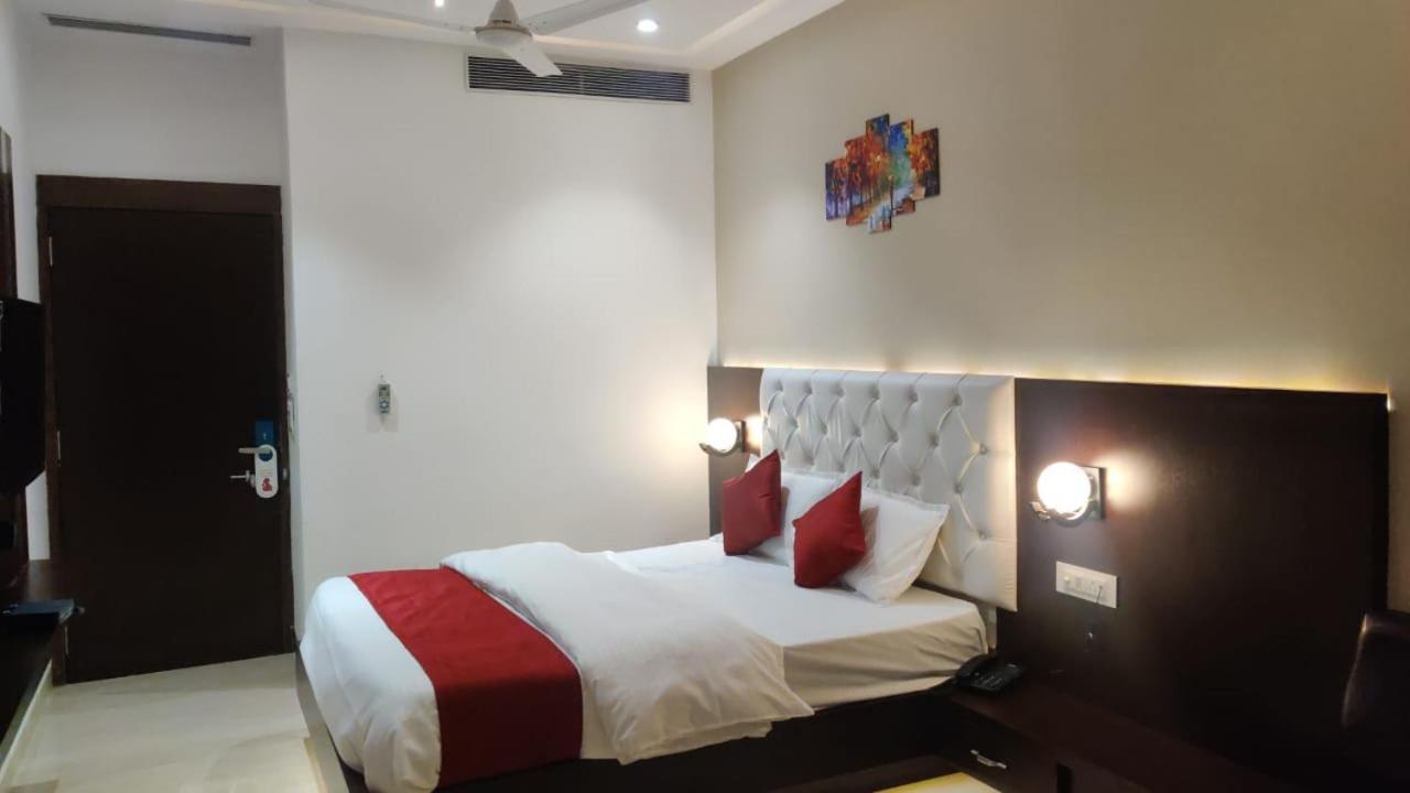 Hotel Relax Бхопал Экстерьер фото